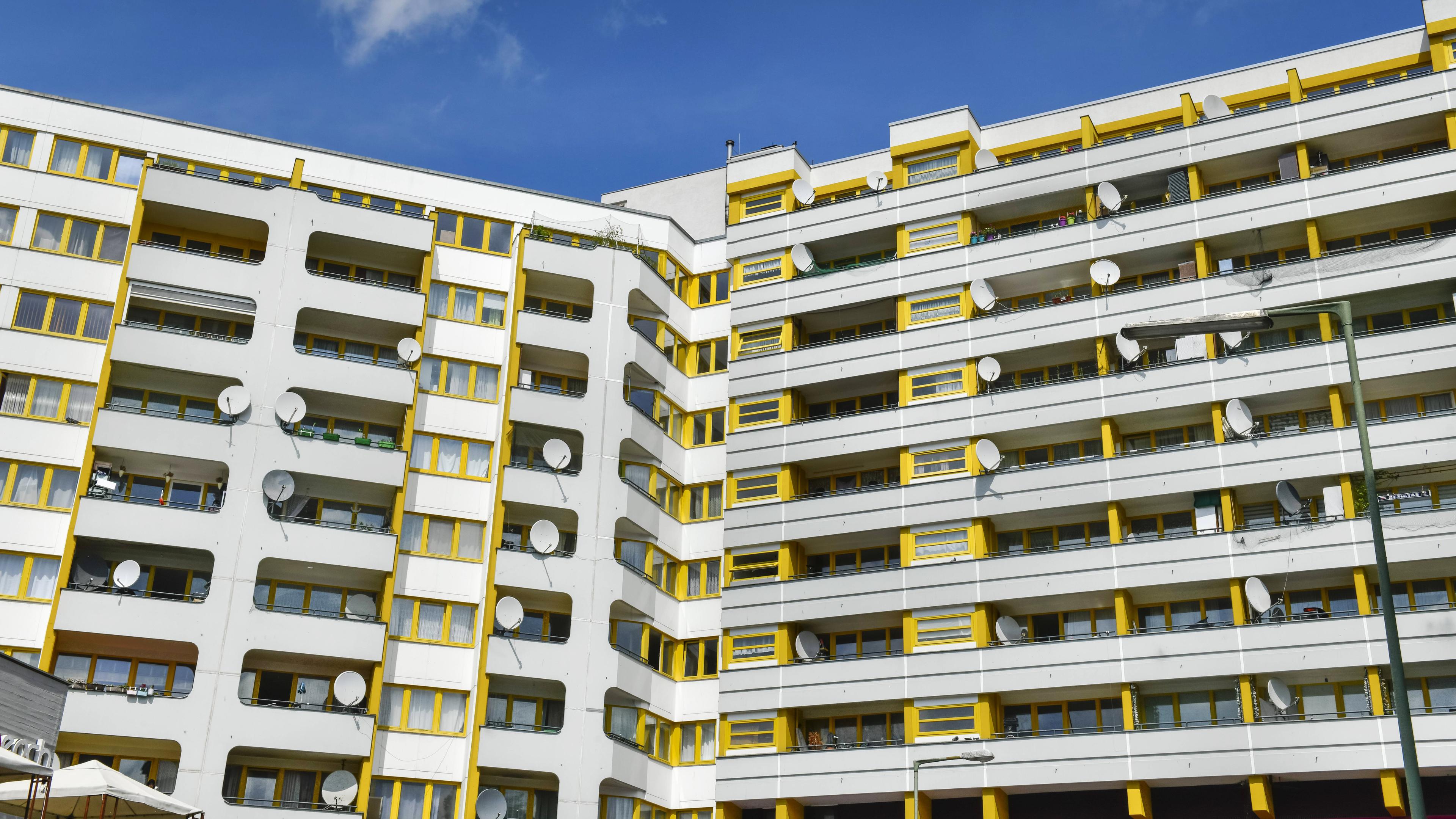 Wohnblock am Kottbusser Tor in Berlin-Kreuzberg, aufgenommen am 08.05.2019