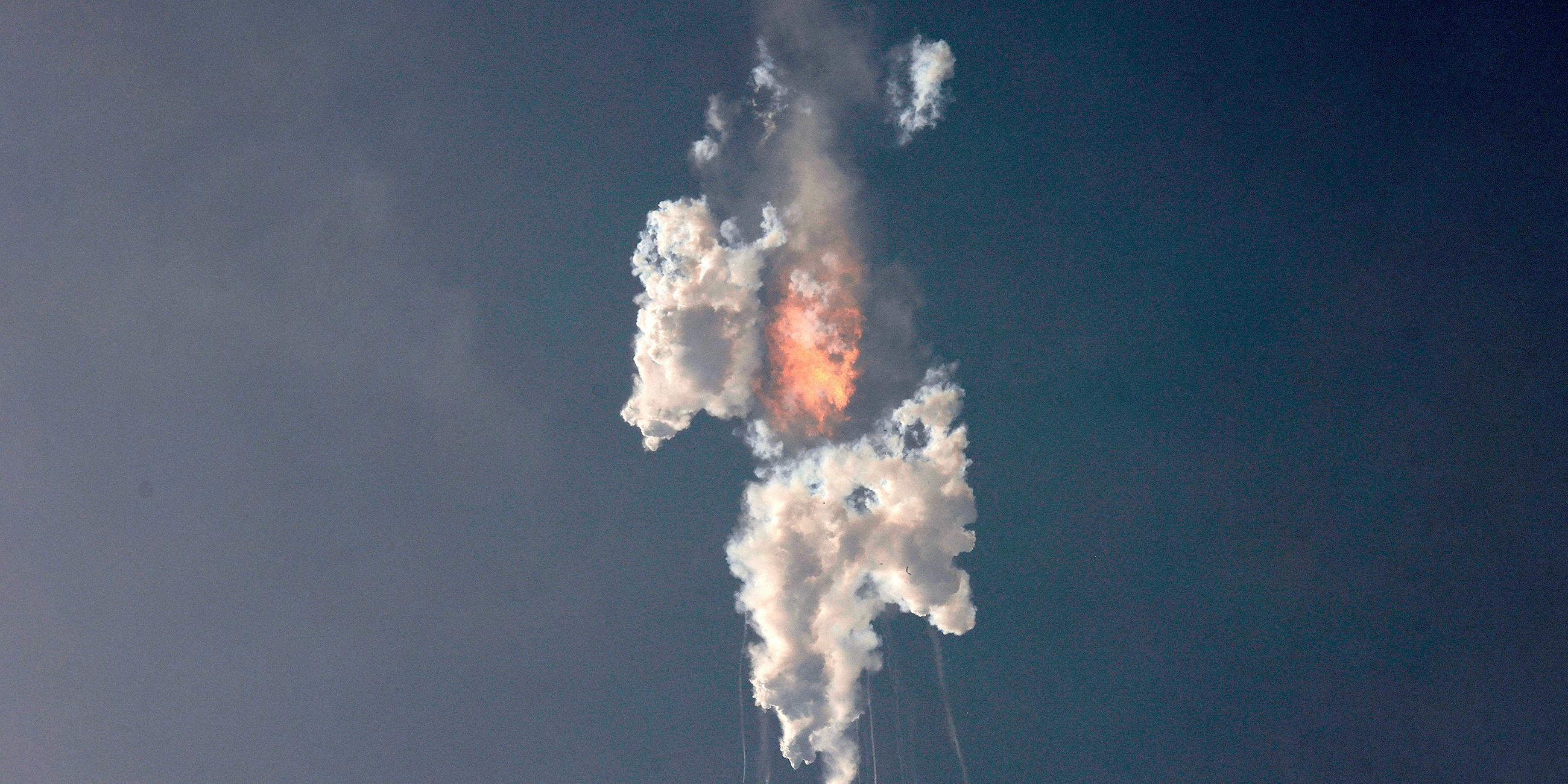 SpaceX-Rakete explodiert kurz nach dem Start