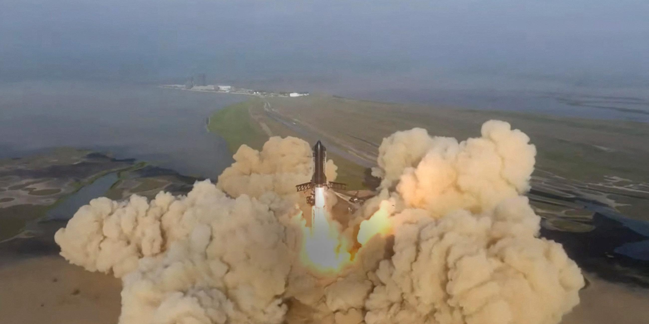 Start eine SpaceX-Rakete in Brownsville, Texas