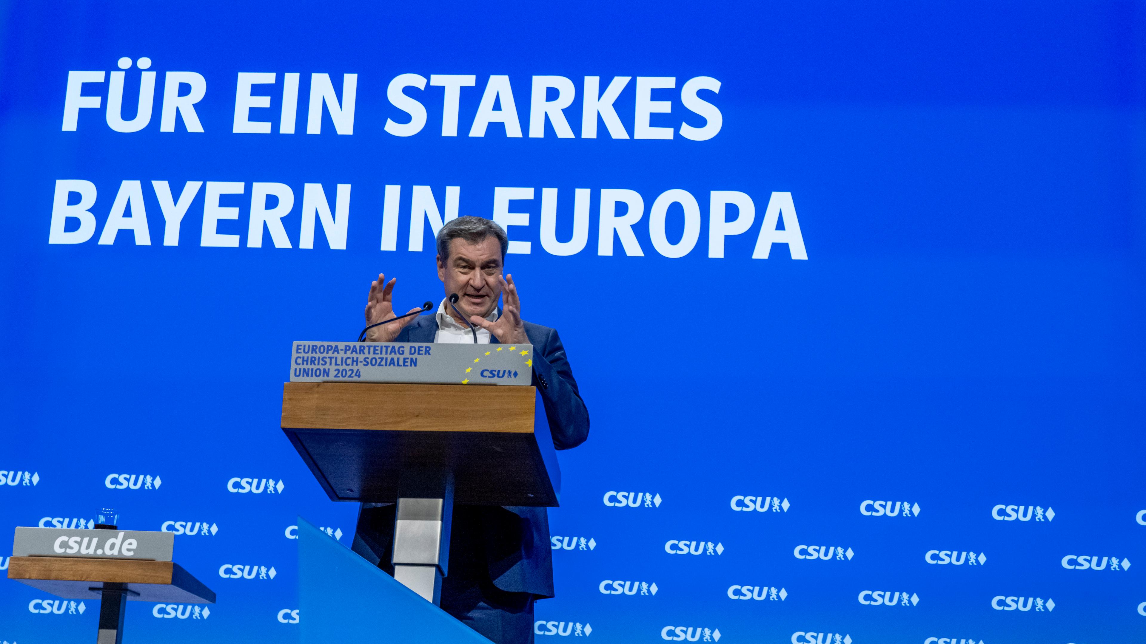 27.04.2024, Bayern, München: CSU-Parteichef Markus Söder spricht auf dem kleinen Parteitag der CSU zur der Europawahl. 