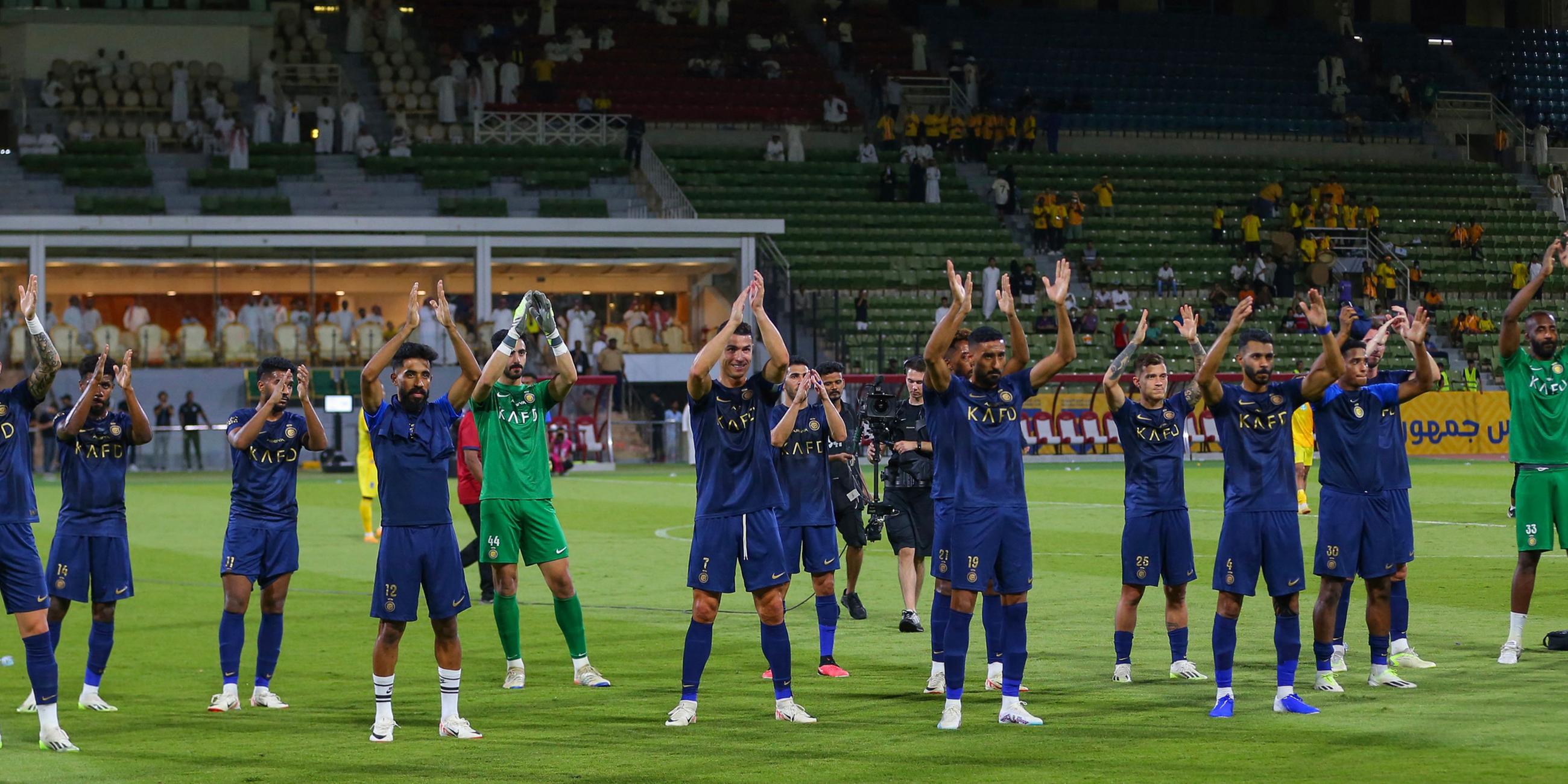 Die Spieler von Nassr nach ihrem Sieg beim Fußballspiel der Saudi Pro League am 02.09.2023.