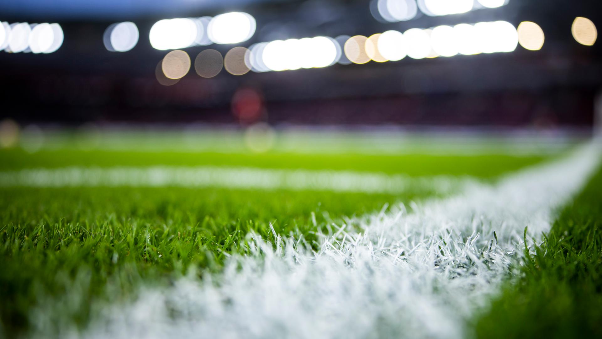 Blick auf die Toraus-Linie in der Stuttgarter Mercedes-Benz Arena