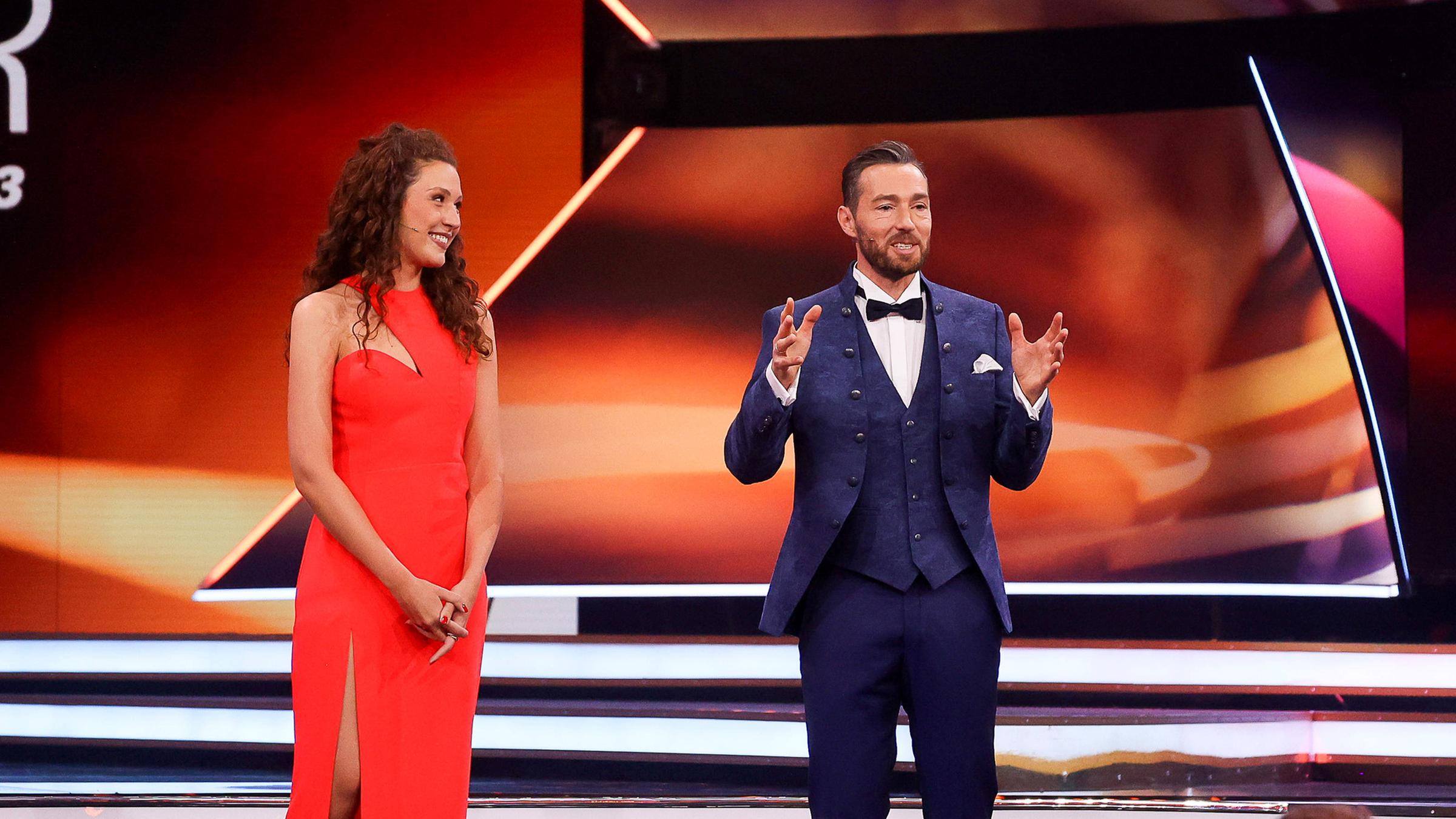 Das neues Moderatoren-Duo Sven Voss und Lena Kesting bei der Gala Sportler des Jahres 2023 am 17.12.2023.