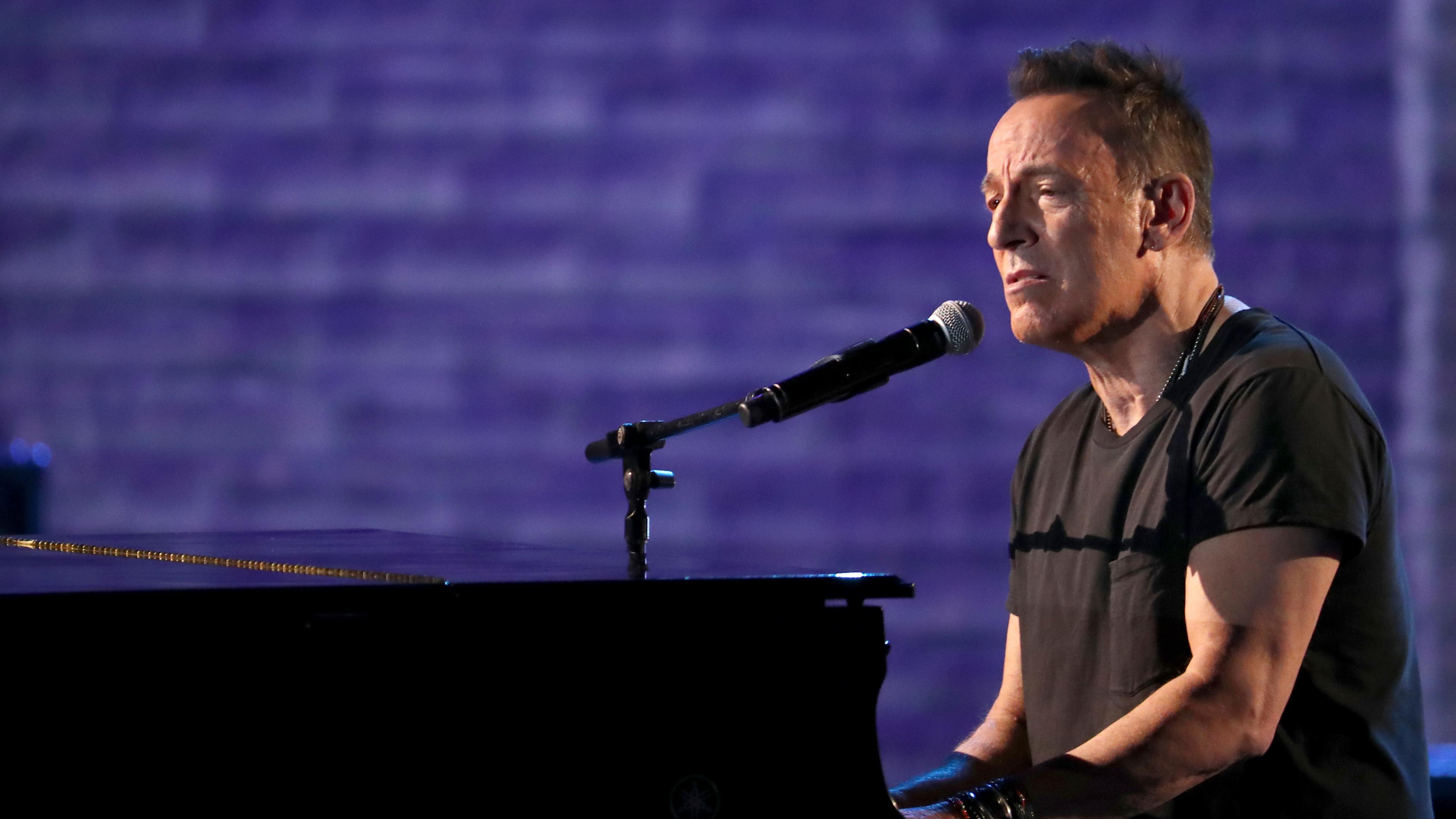 Bruce Springsteen am Flügel bei den 72. Tony Awards 2018