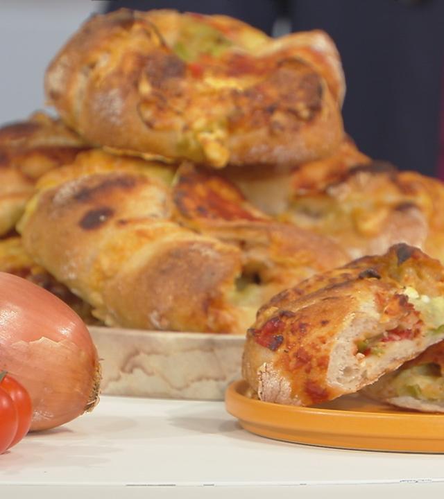 Italienische Teigtaschen mit Ofengemüse gefüllt