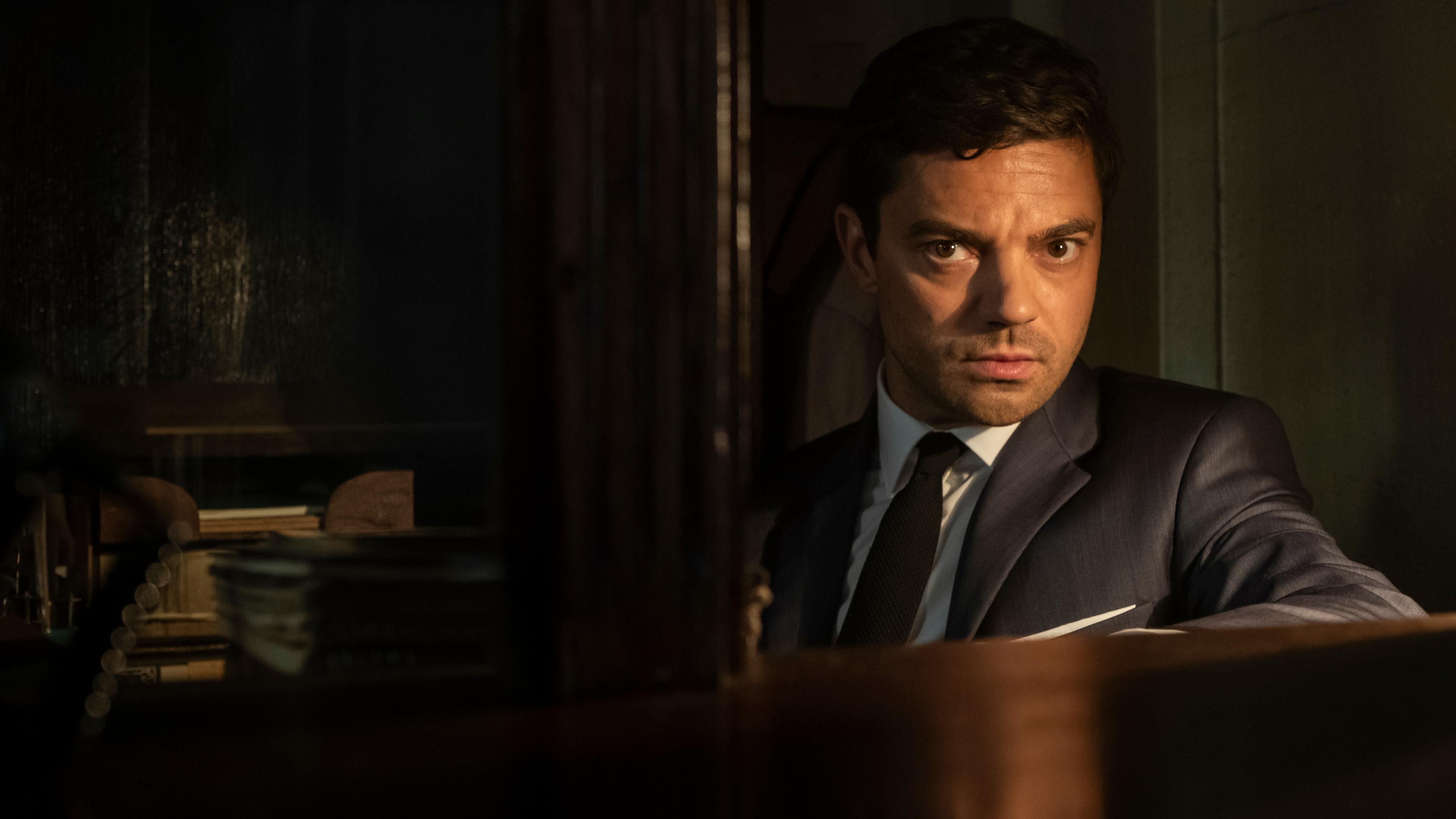 "Spy City (2)": Fielding Scott (Dominic Cooper) in Nahaufnahme.