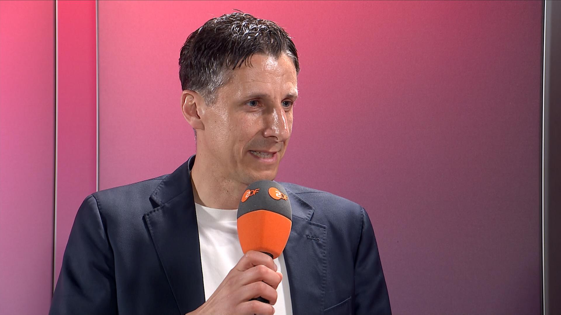Christian Keller, Geschäftsführer des 1. FC Köln, im Gespräch mit dem ZDF.