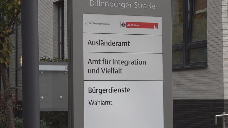 Schild des Ausländeramts der Stadt Köln