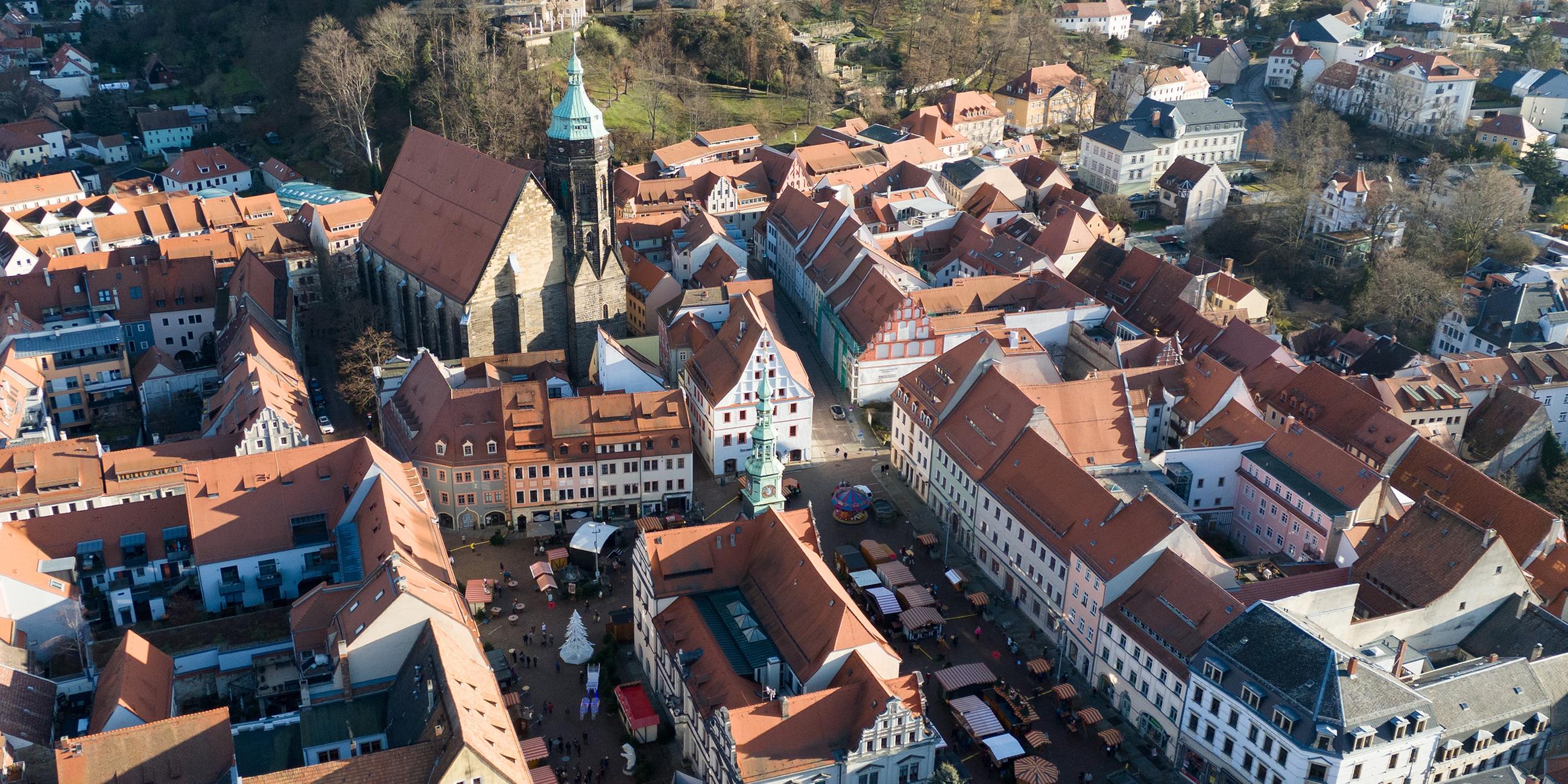 Die Altstadt von Pirna mit Rathaus und Marienkirche