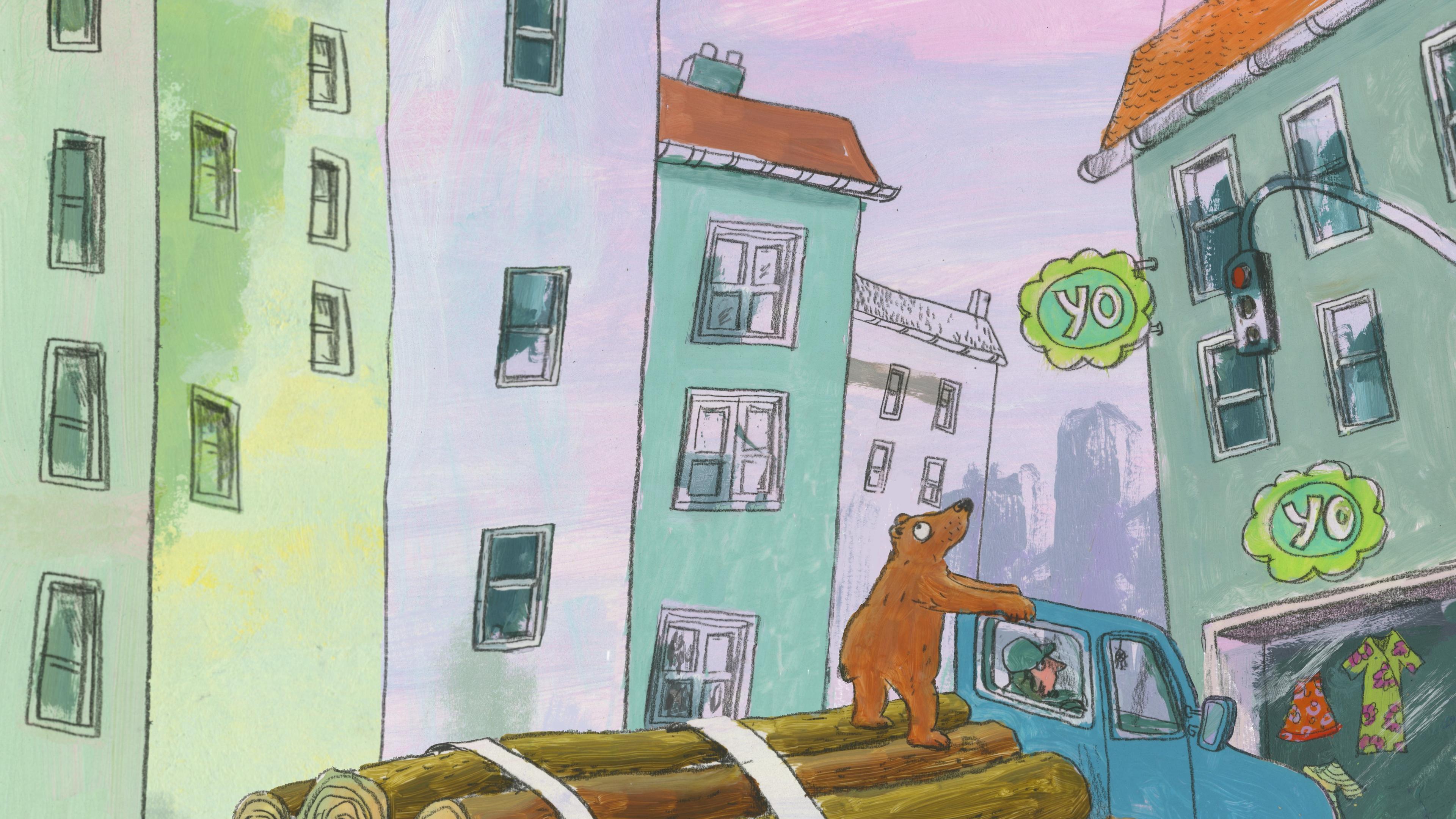 Der Bär steht auf einem Holzstapel auf der Ladefläche eines LKWs und schaut auf die hohen Häuser in der Stadt.