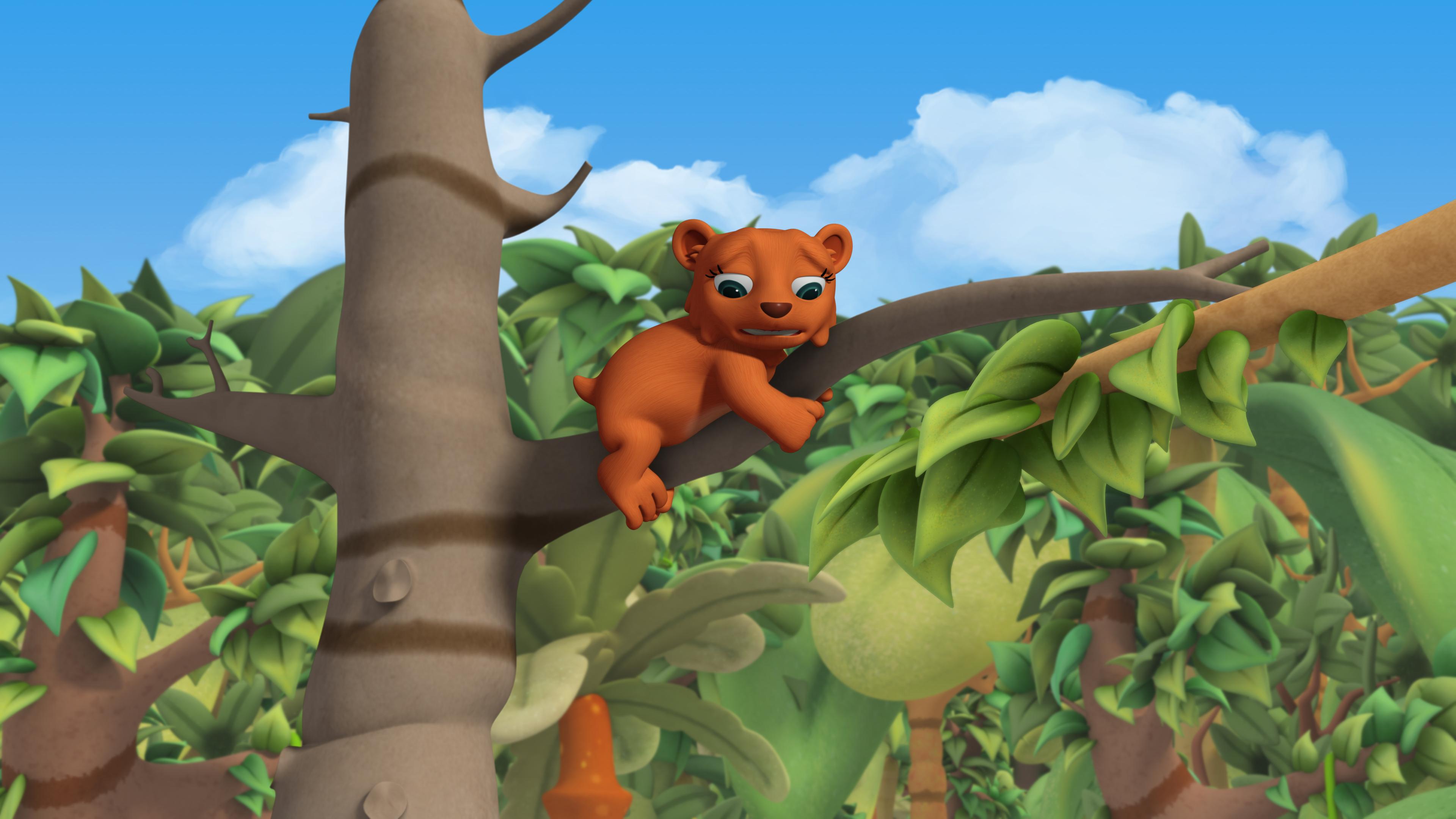 Oben in einer Baumkrone: Das kleine Bärchen Honey krallt sich mit den Pfoten an einem Ast fest. Honey schaut ängstlich und verzweifelt.