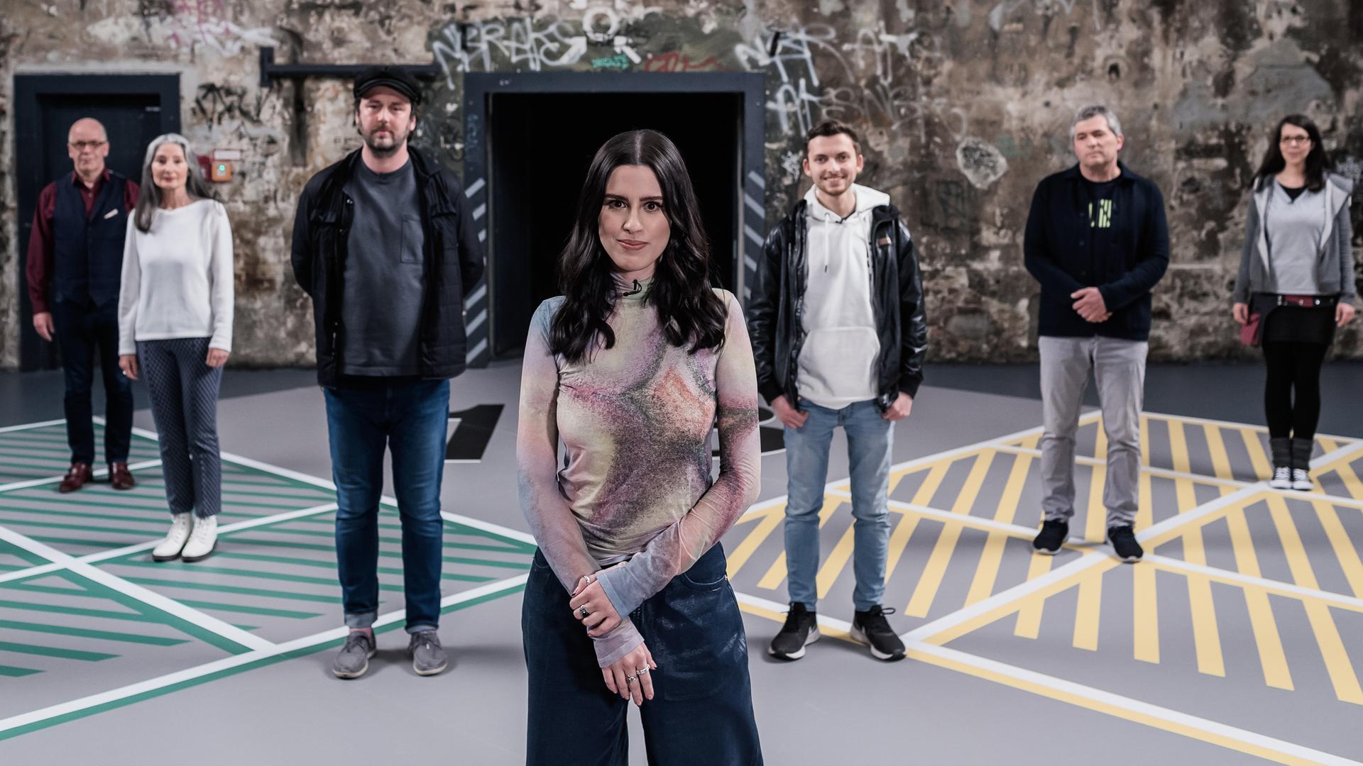 Salwa Houmsi mit Gästen