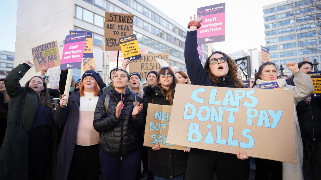 NHSStreiks Das britische Gesundheitssystem am Boden ZDFheute