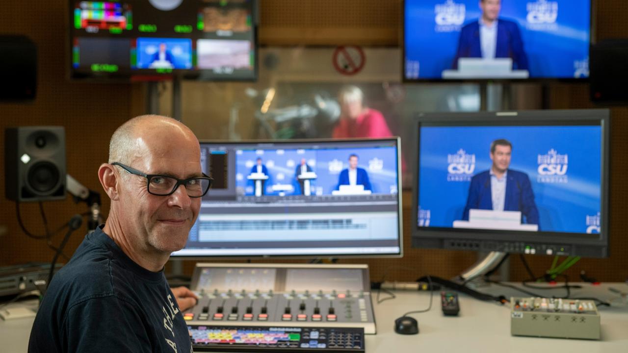 Hubert Müller, Cutter im Schneideraum des ZDF-Landesstudios Bayern in München.