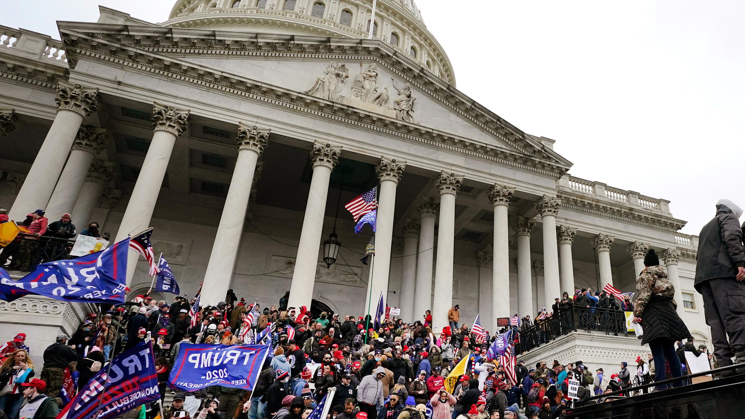 Trump-Unterstützer stürmen das Kapitol in Washington