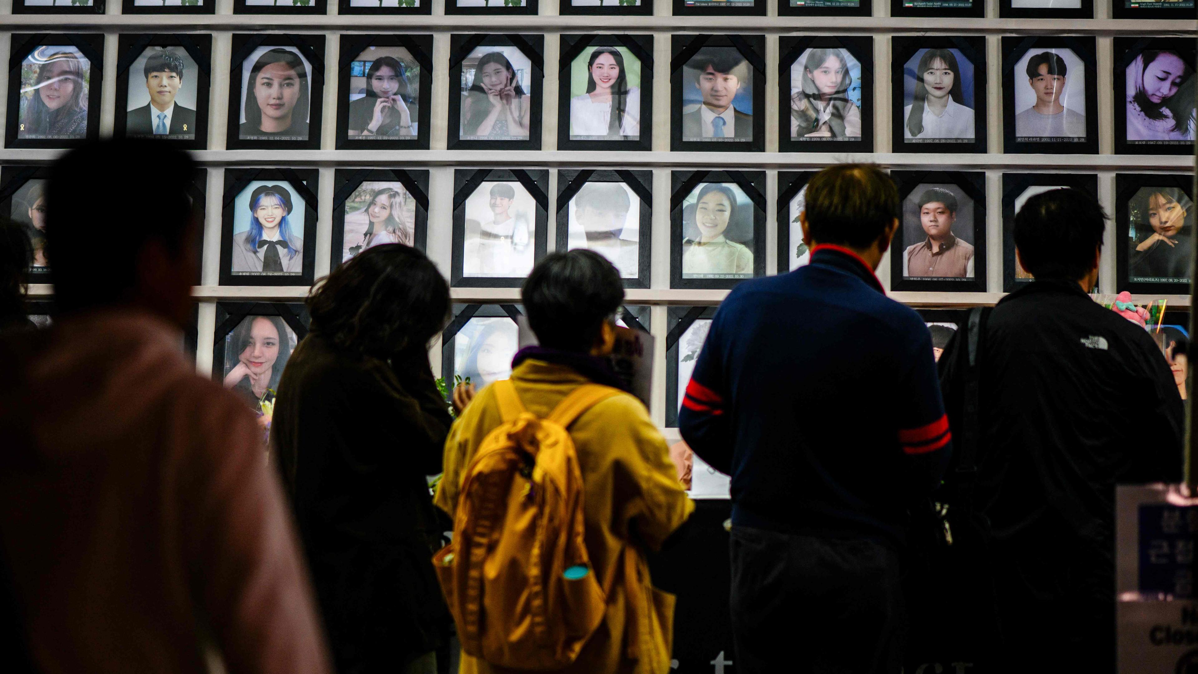 Südkorea: Gedenken an die Opfer der Massenpanik vor einem Jahr in Seoul