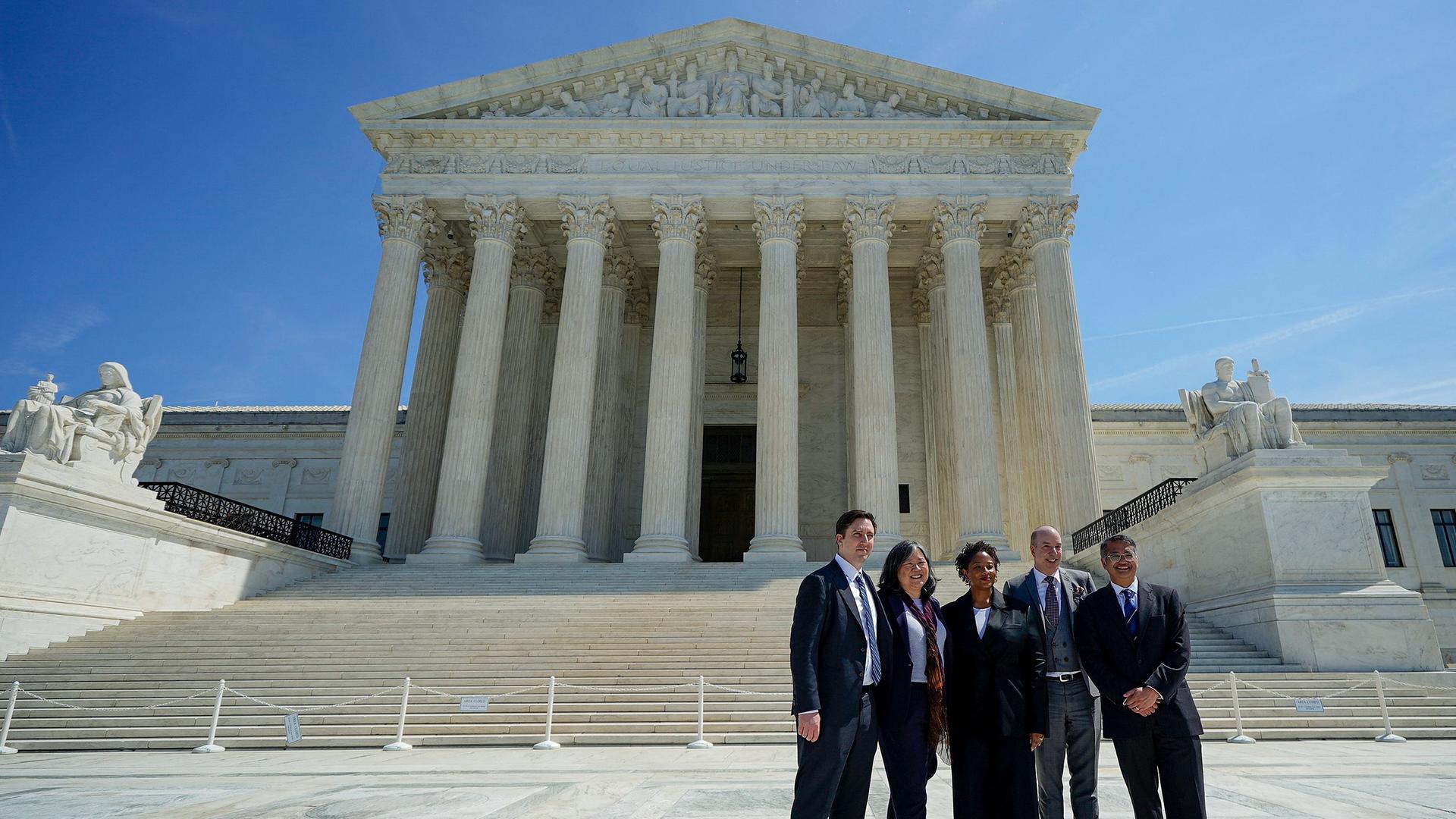 Präsident Trump nimmt an den Anhörungen vor dem Obersten Gerichtshof im Zusammenhang mit seinem Geburtsrecht-Staatsbürgerschaftsbeschluss teil.