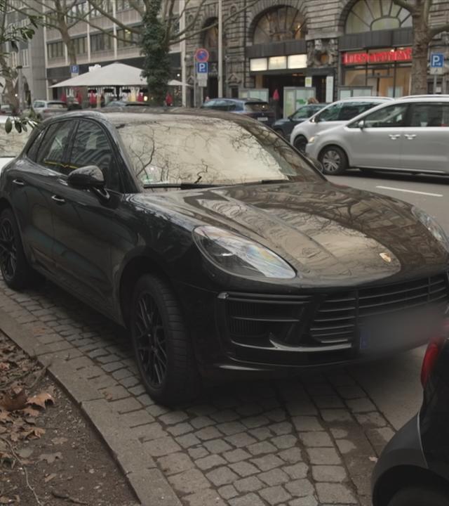 Parkender SUV
