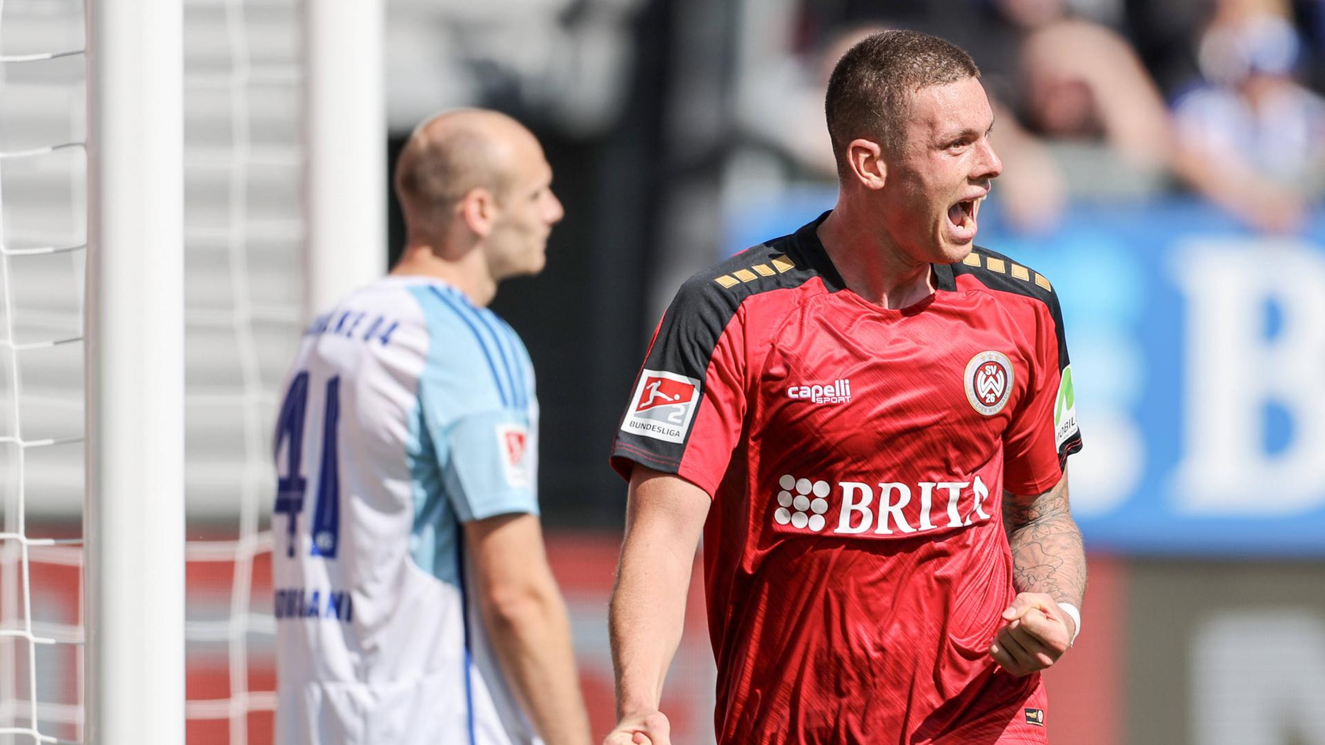 Torjubel nach dem Ausgleich beim Schützen Max Reinthaler (Wiesbaden).