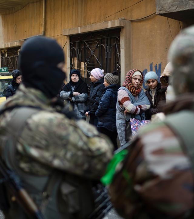 Syrien: neue Machthaber verfolgen Assad-Anhänger