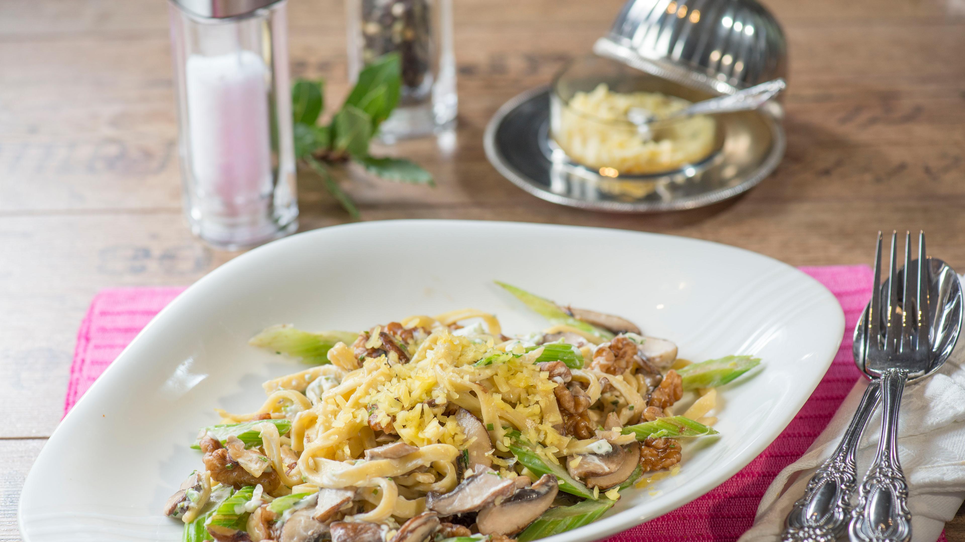 Tagliatelle Mit Gemuse Und Wallnussen Zdfmediathek 