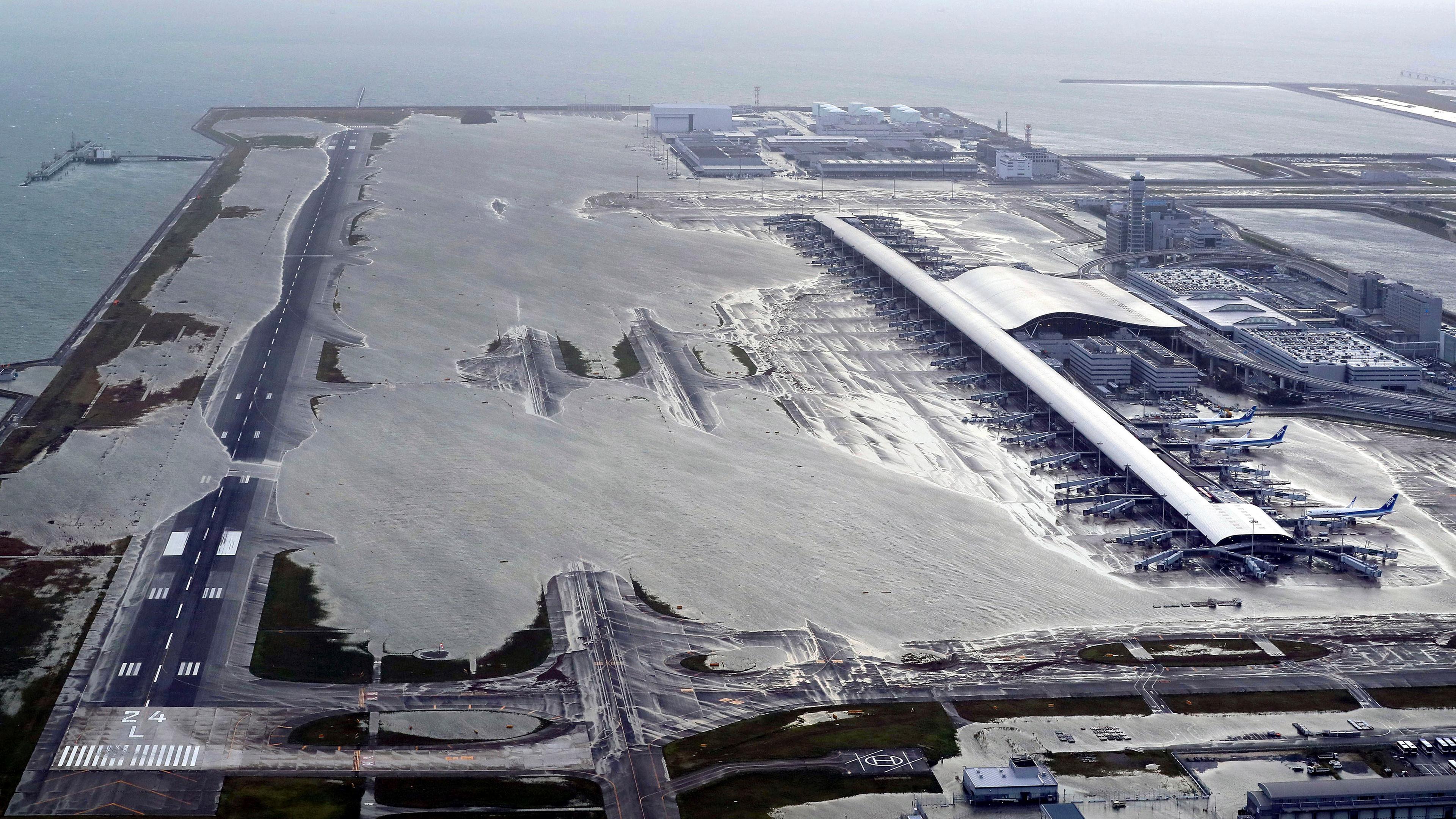 Der Flughafen von Osaka ist am 4. September 2018 durch den Taifun Jebi komplett überflutet.