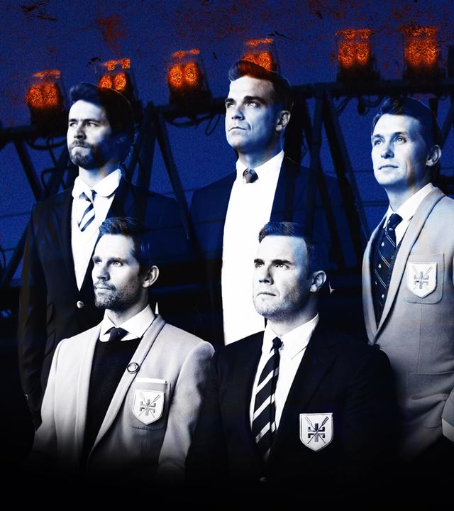 Die fünf Sänger von Take That im Porträt in schwarz weiß.