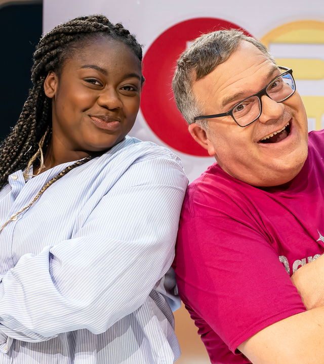 Elton und Jedidah-Isabel Annor  im "1, 2 oder 3"-Studio.