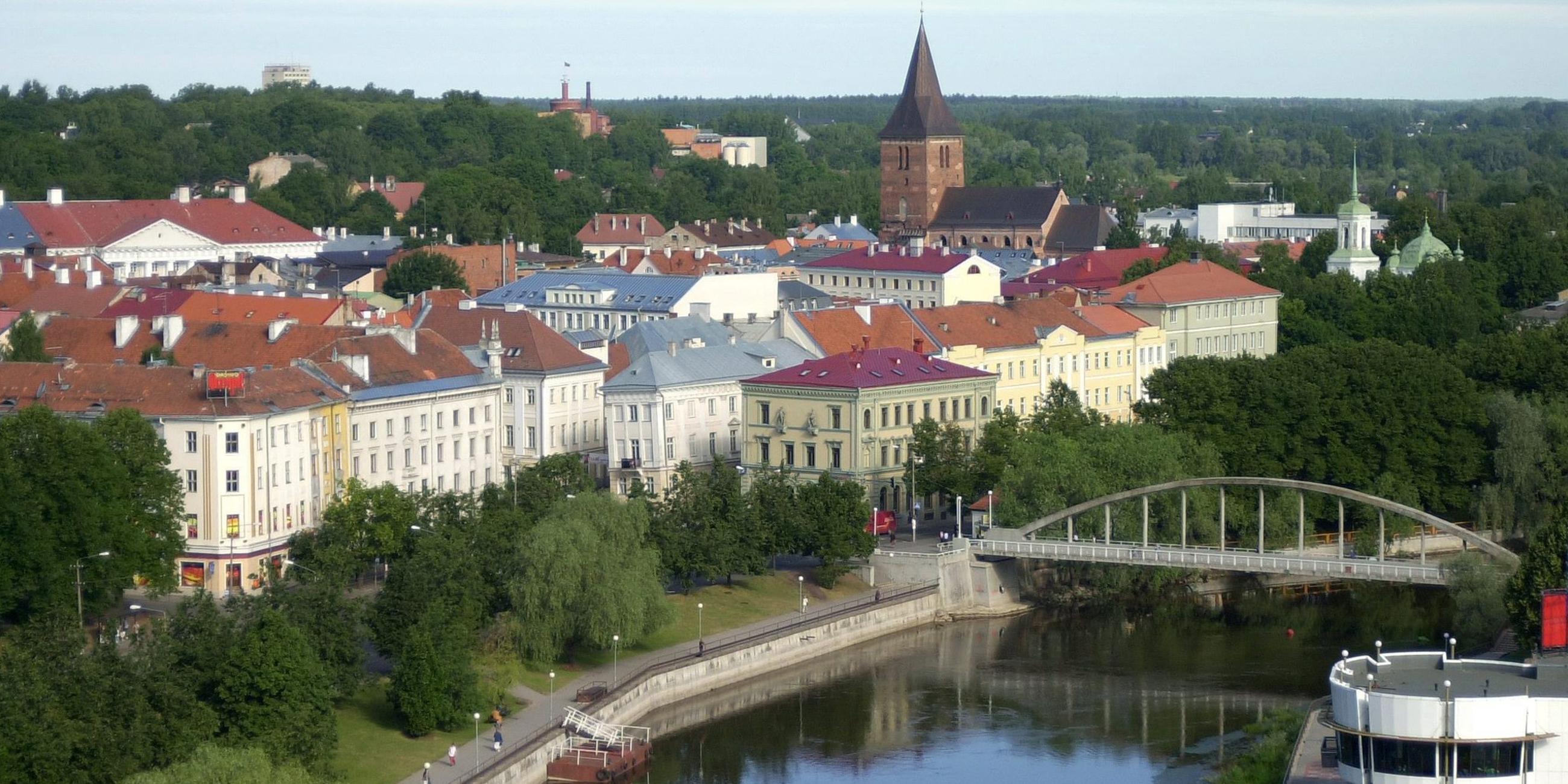 Tartu liegt im Süden von Estland.