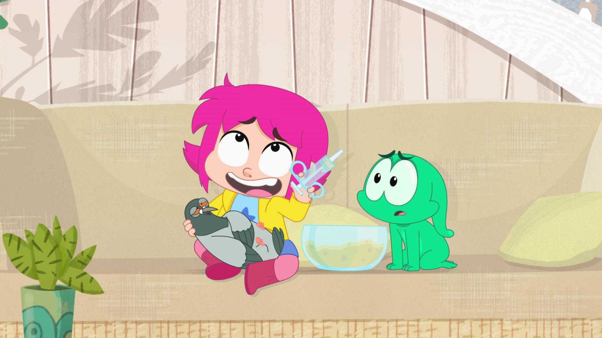 Rebecca hat eine Taube auf dem Schoß und eine Spritze mit Futter in der Hand. Ernest sitzt neben ihr auf dem Sofa.