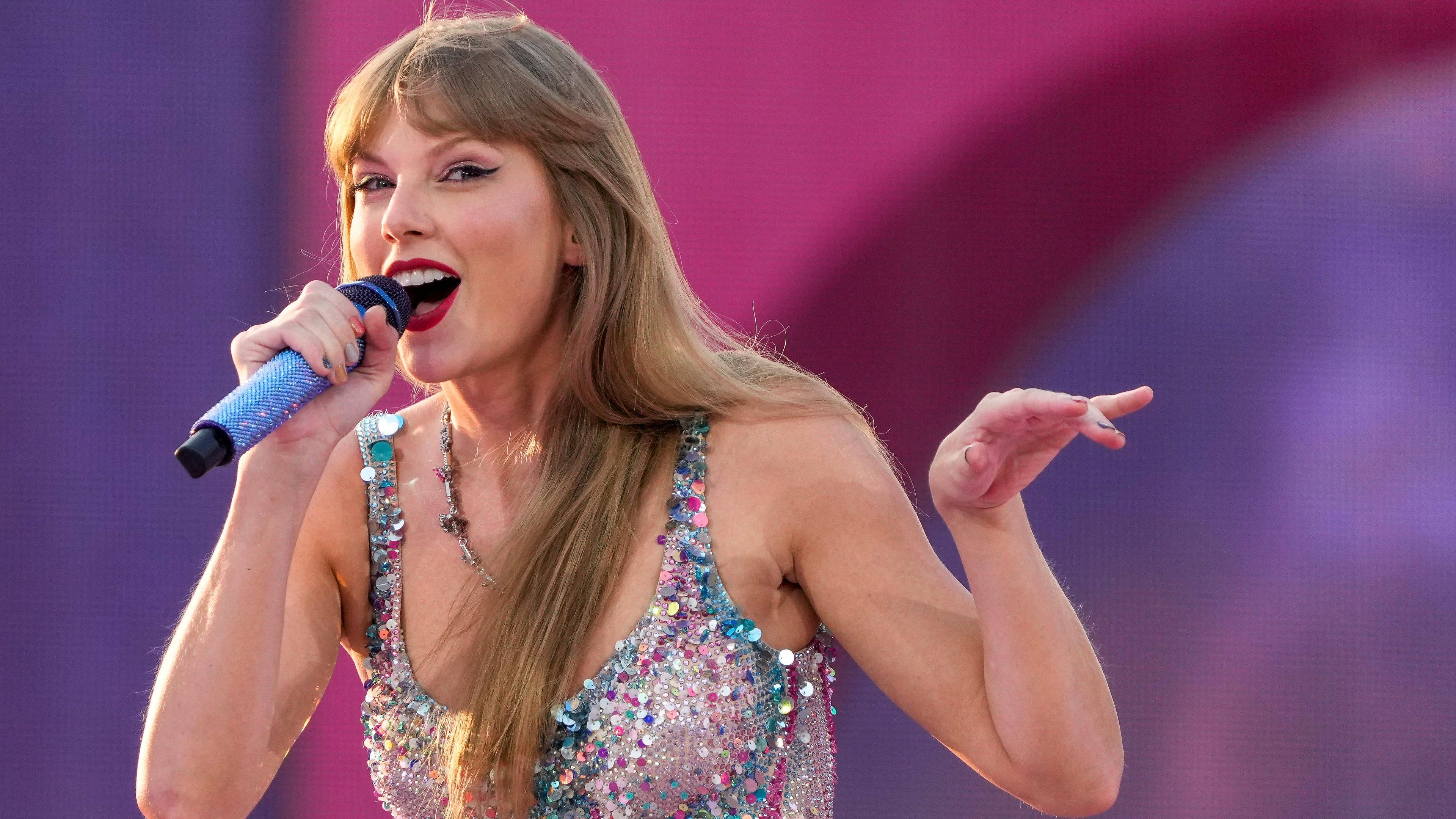 Die Sängerin Taylor Swift auf einer Bühne, aufgenommen am 30.06.2023
