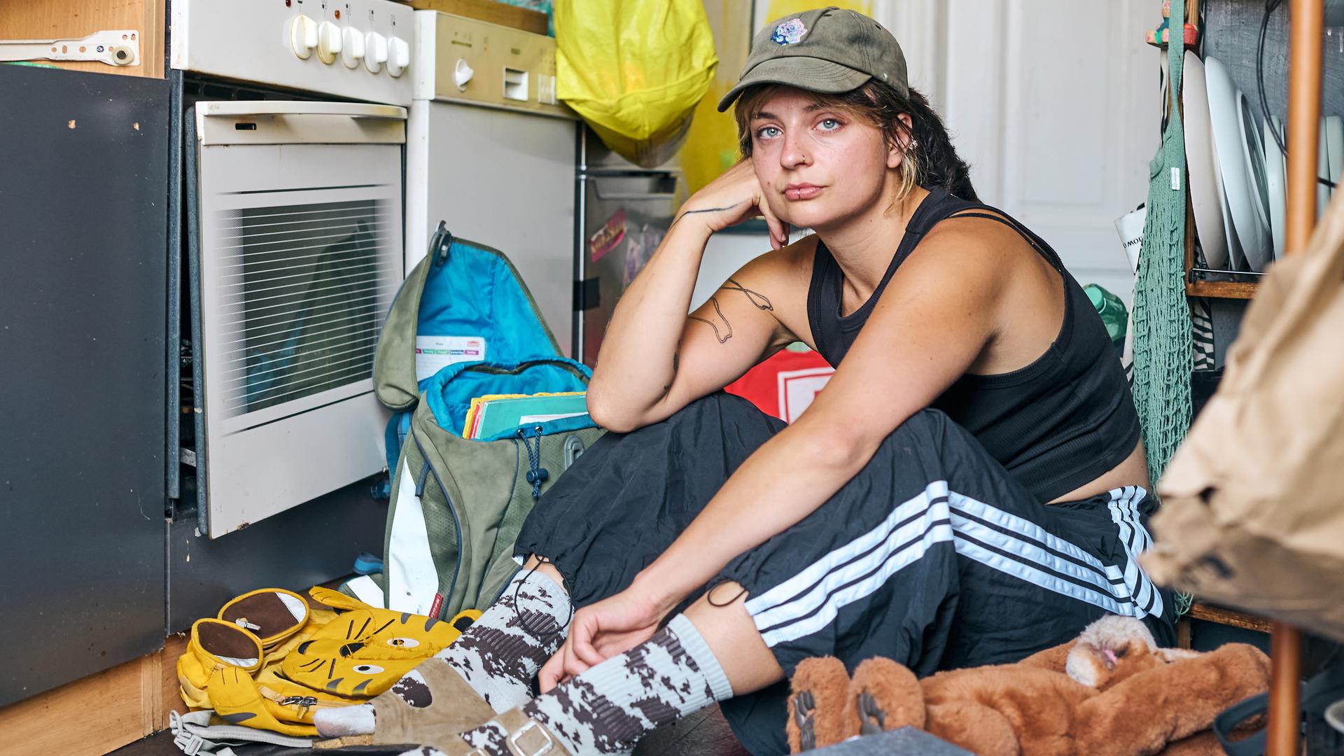 Luisa in ihrer Wohnung