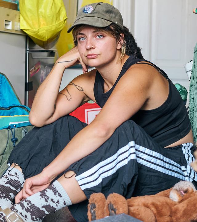 Luisa in ihrer Wohnung