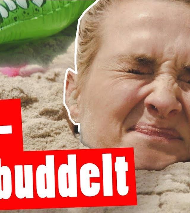Bestrafung: Ari wird im Sand eingebuddelt -- „Das schaffst du nie!“