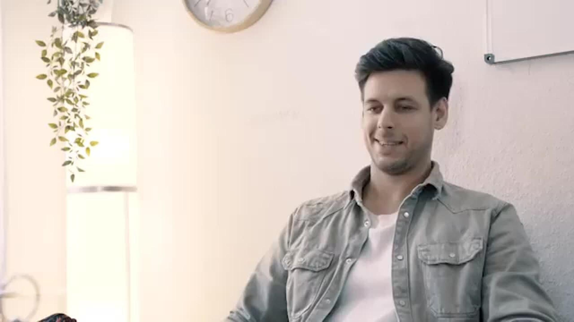 Die gute alte Sprachbarriere mit ihrem besten Freund - der peinlichen Stille. Wer hat diese Situation schon erlebt 