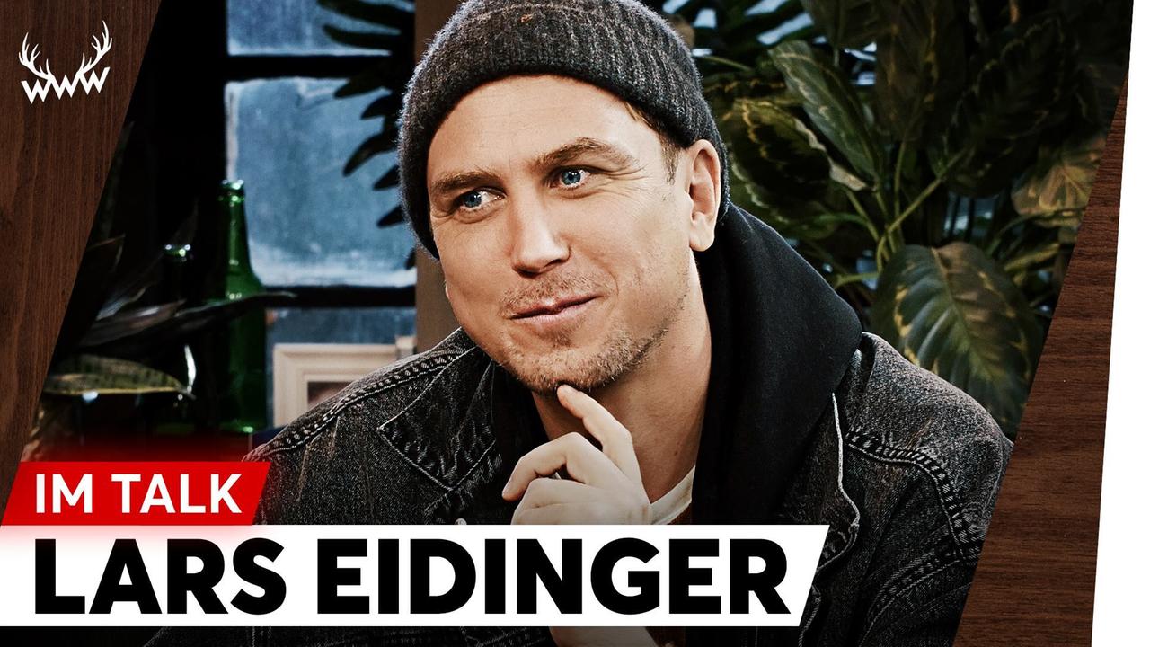 Eigene YouTube-Karriere, Po-Dusche, Überbezahlung uvm. - Lars Eidinger im Talk