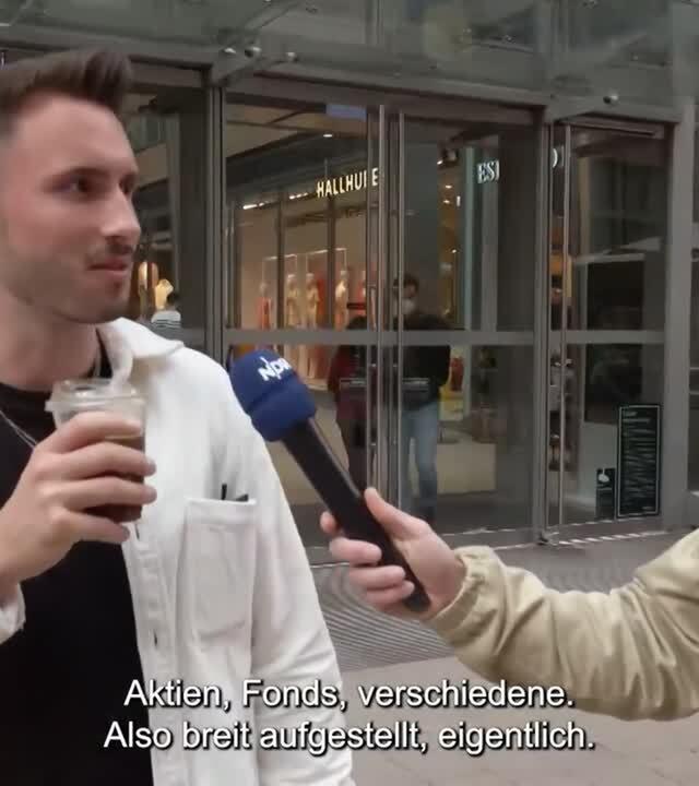 Frank Thelen kennt ihr bestimmt! Der Unternehmer war bis vor kurzem noch in in der Fernsehshow "Die Höhle der Löwen" zu sehen, tritt in Talkshows auf und ist auch auf seinen eigenen Social-Media-Kanälen sehr aktiv.