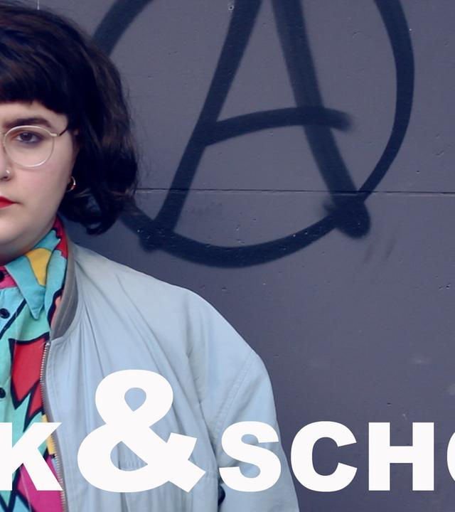 Hengameh: Dick und schön. Was dagegen? ? - Auf Klo