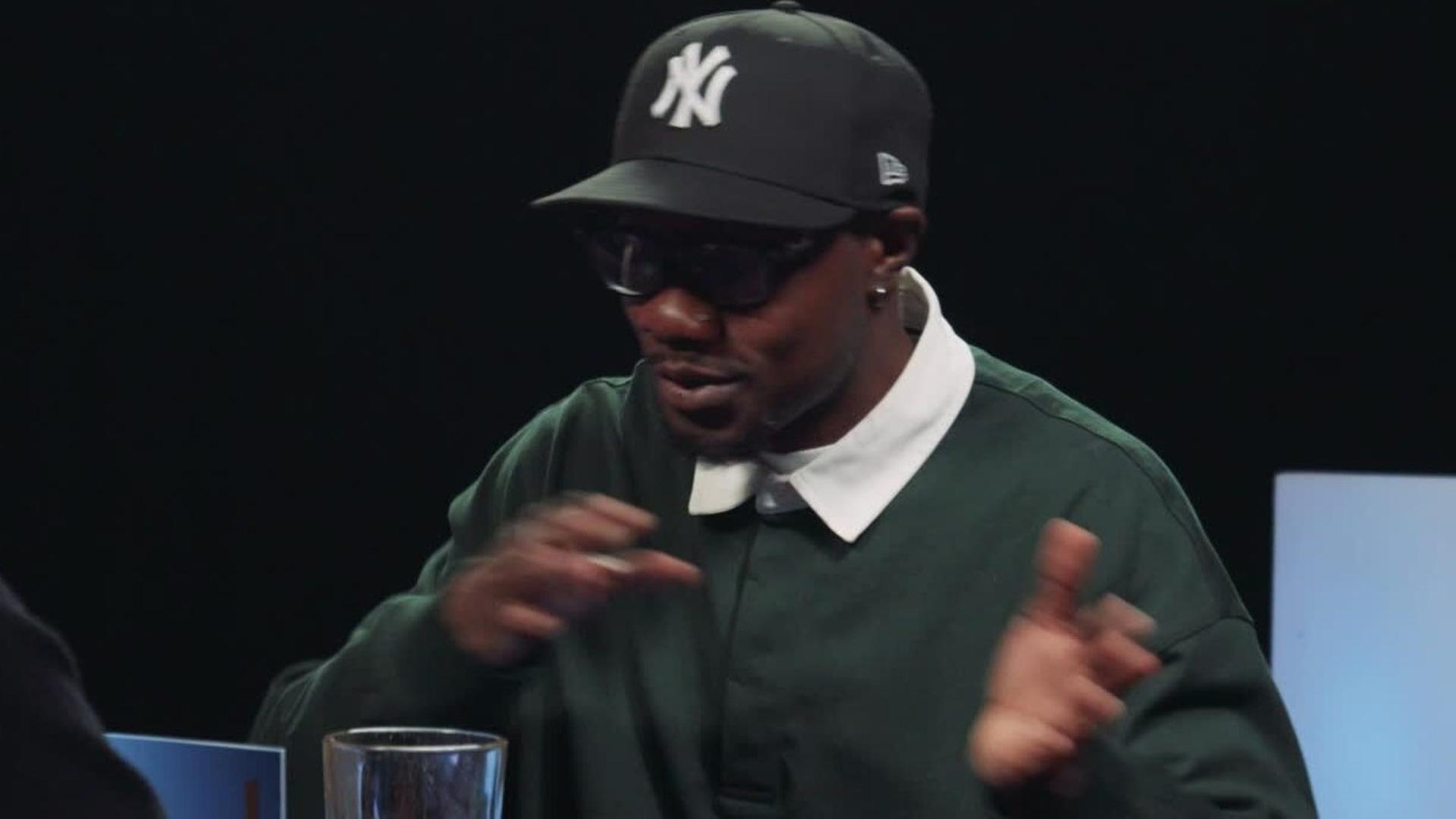 “Ich hab in ihren Rucksack gepisst” - ROAST BATTLE