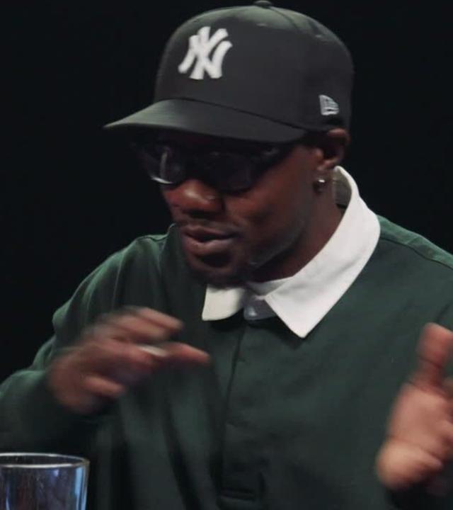 “Ich hab in ihren Rucksack gepisst” - ROAST BATTLE