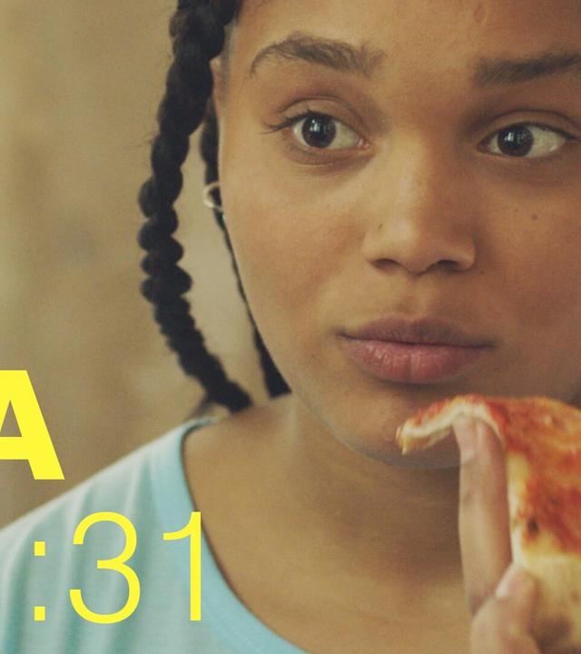 Kalte Pizza - DRUCK Nora - Clip 43