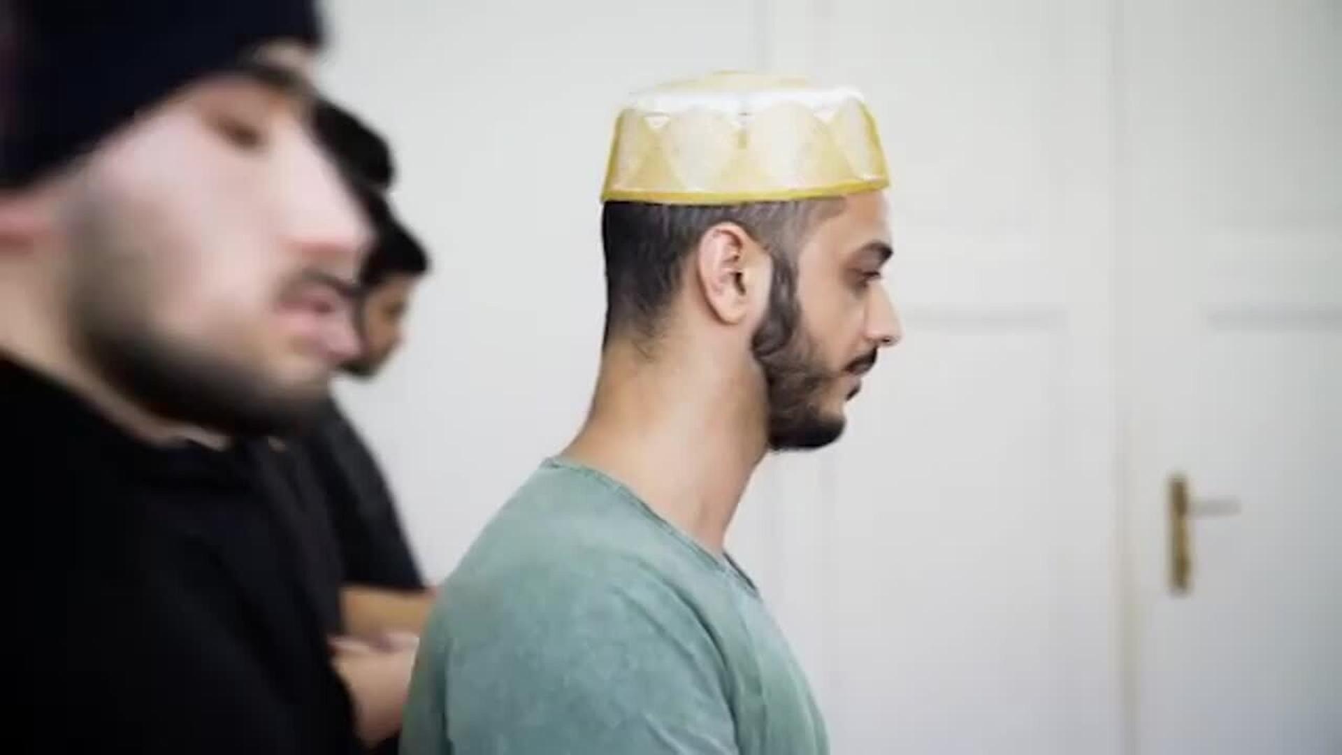 Kennt ihr? Markiert jemanden, der beim Beten immer wippt 