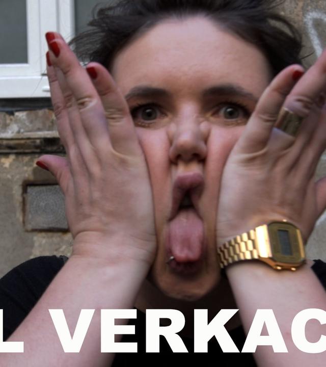 Marie Meimberg hat verkackt ? - Auf Klo