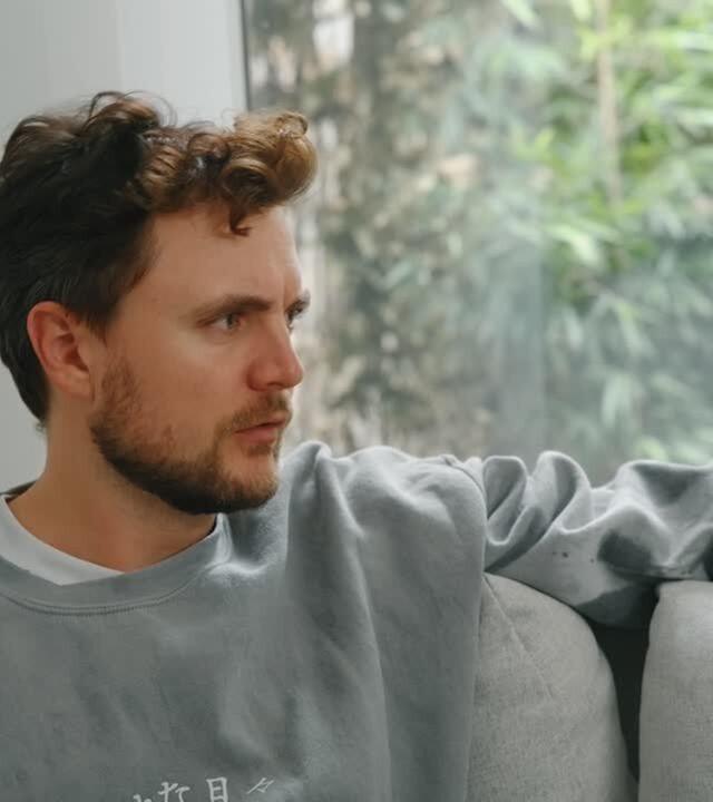 Mein Zukunfts-Ich erklärt mir, warum ich wählen muss - Phil Laude