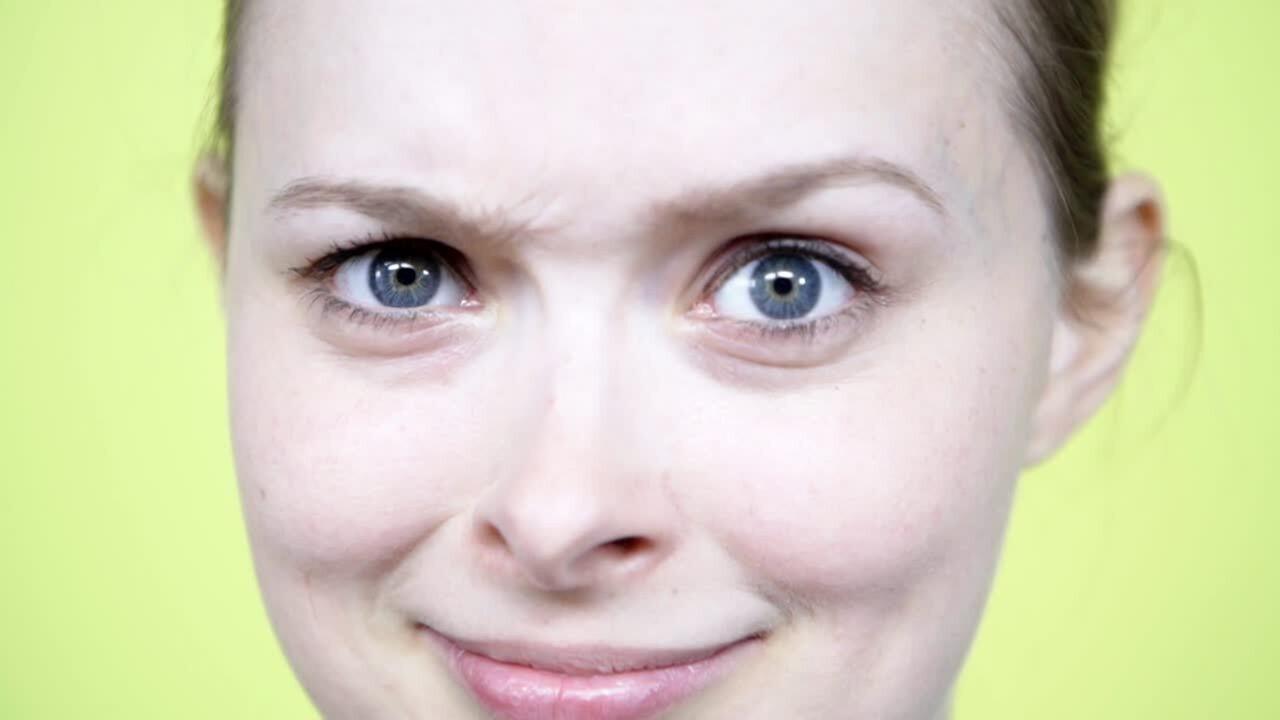 Nicht hetero Challenge: Bisexuell vs. Queer - Auf Klo