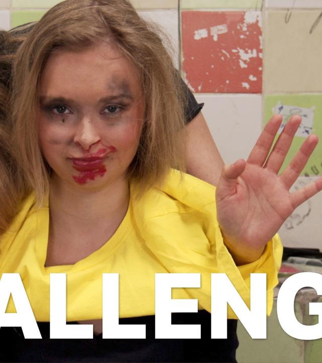 NOT MY ARMS CHALLENGE ?- Eda Vendetta schminkt ItsColeslaw - Auf Klo