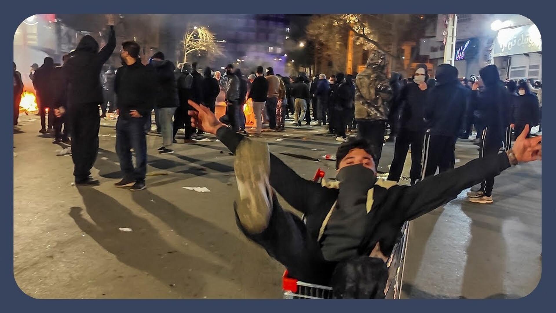 Proteste im Iran! Stürzt jetzt die Regierung?