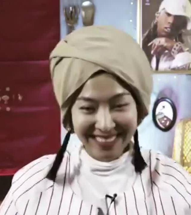 Reingeguckt  @das_younes kriegt JEDEN. Manche nennen ihn auch Reinguck-Saiyajin ersten Gerades.