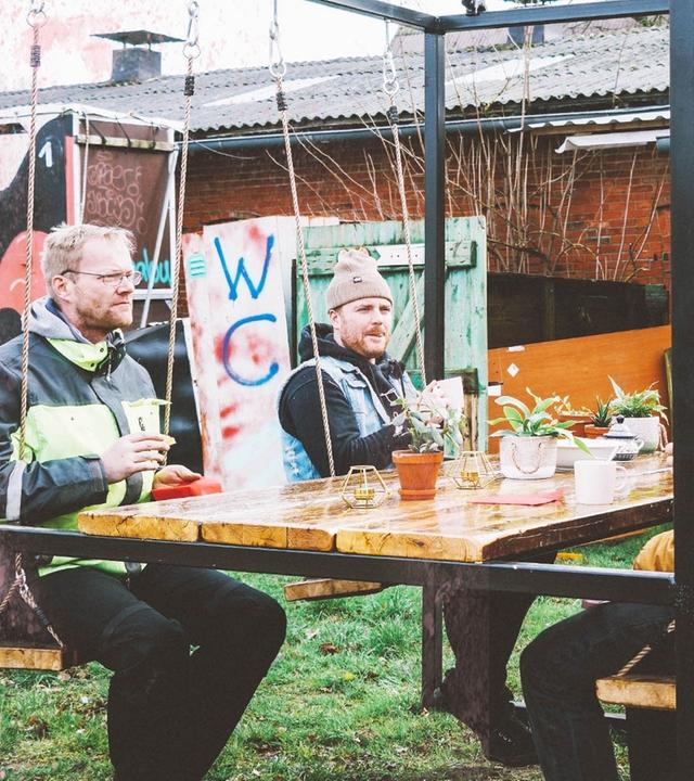 Tisch mit Schaukel bauen - Kliemannsland
