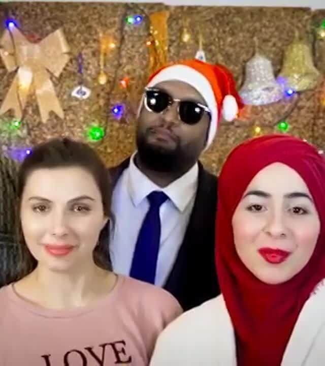 Was Leute glauben, wie Muslime Weihnachtslieder singen.